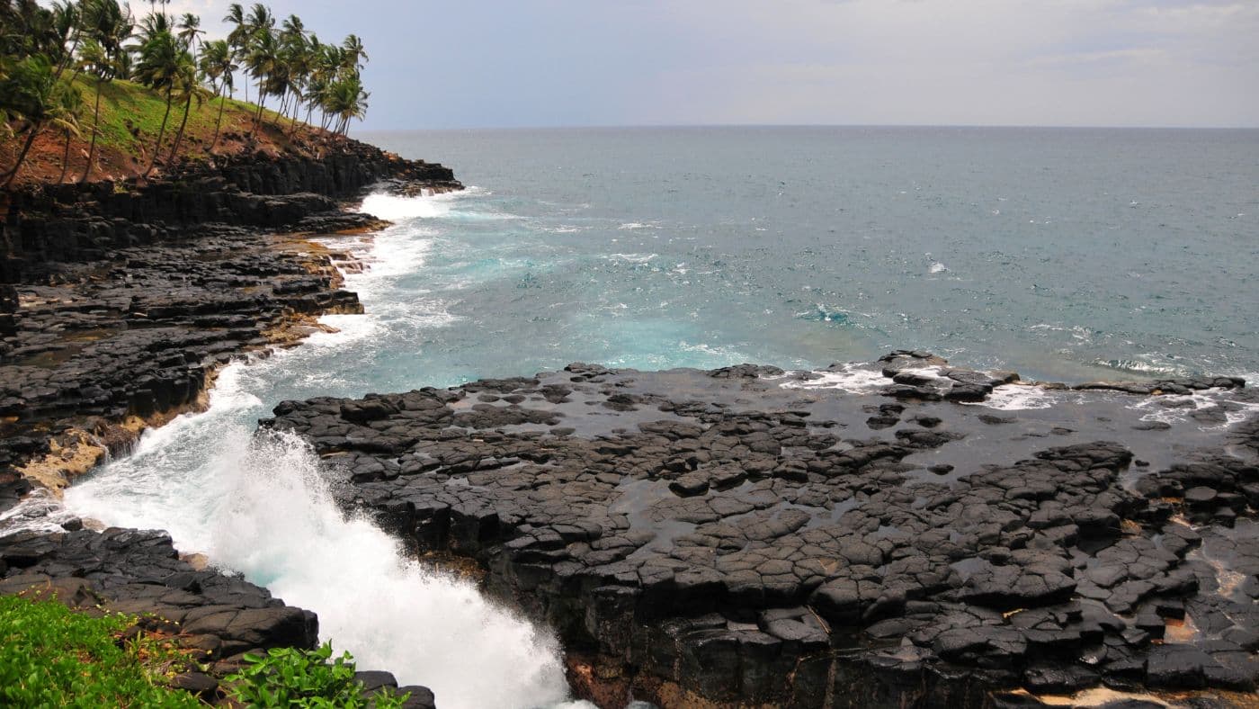 São Tomé and Príncipe: Hell's Mouth blowhole