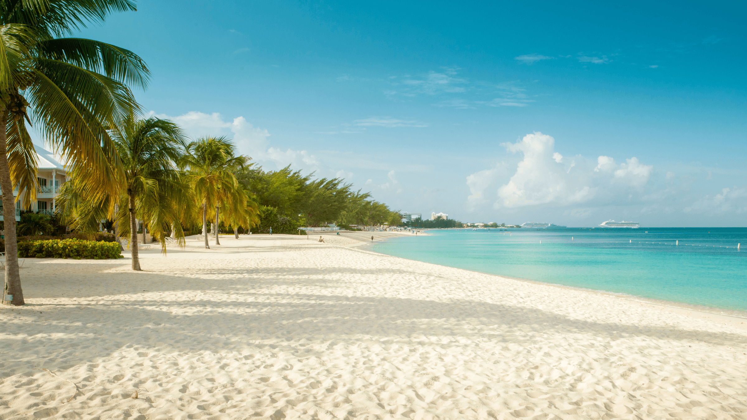 Seven Mile Beach on Grand Cayman Island, Cayman Islands